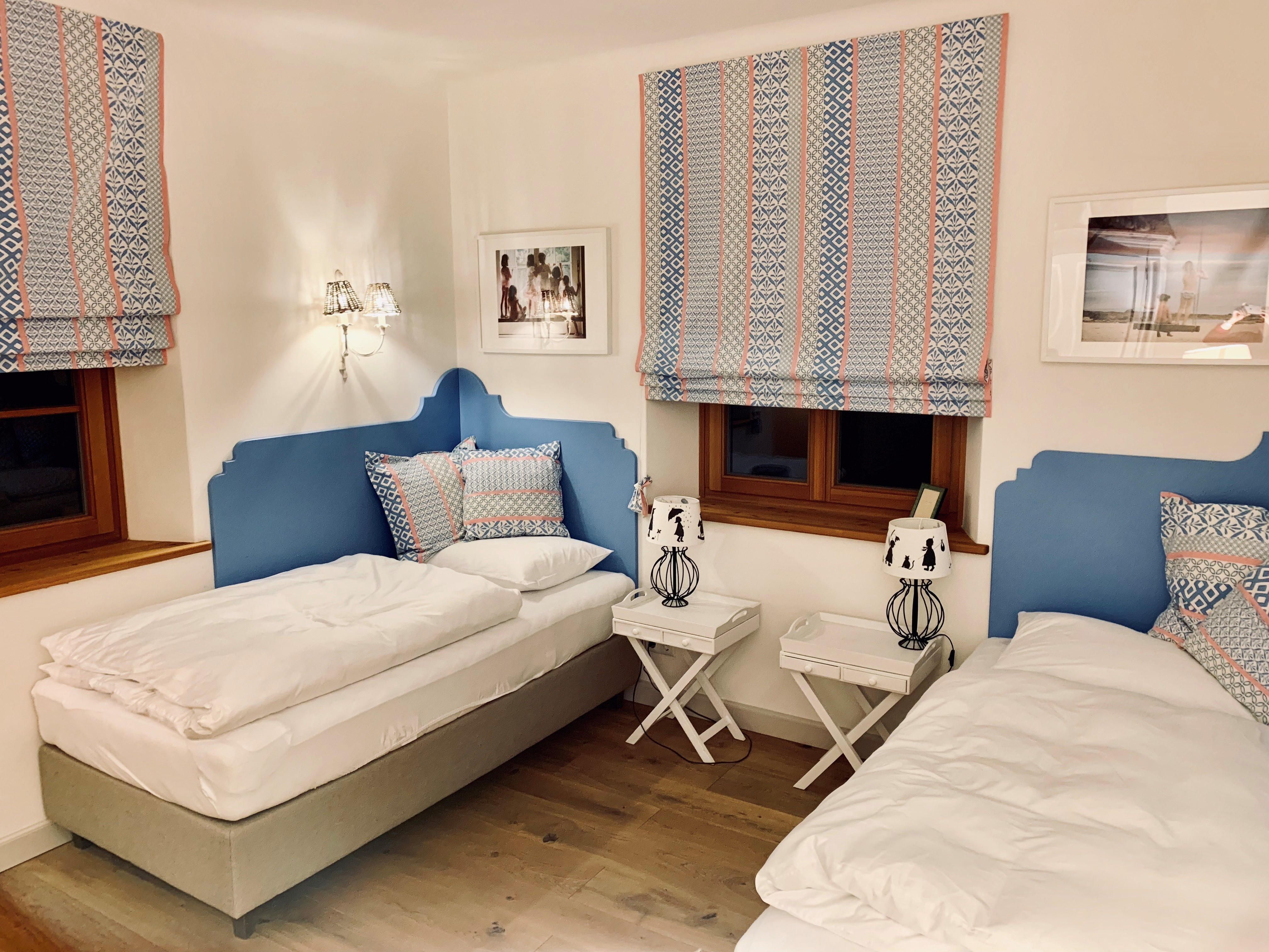 Schlafzimmer mit 2 Einzelbetten